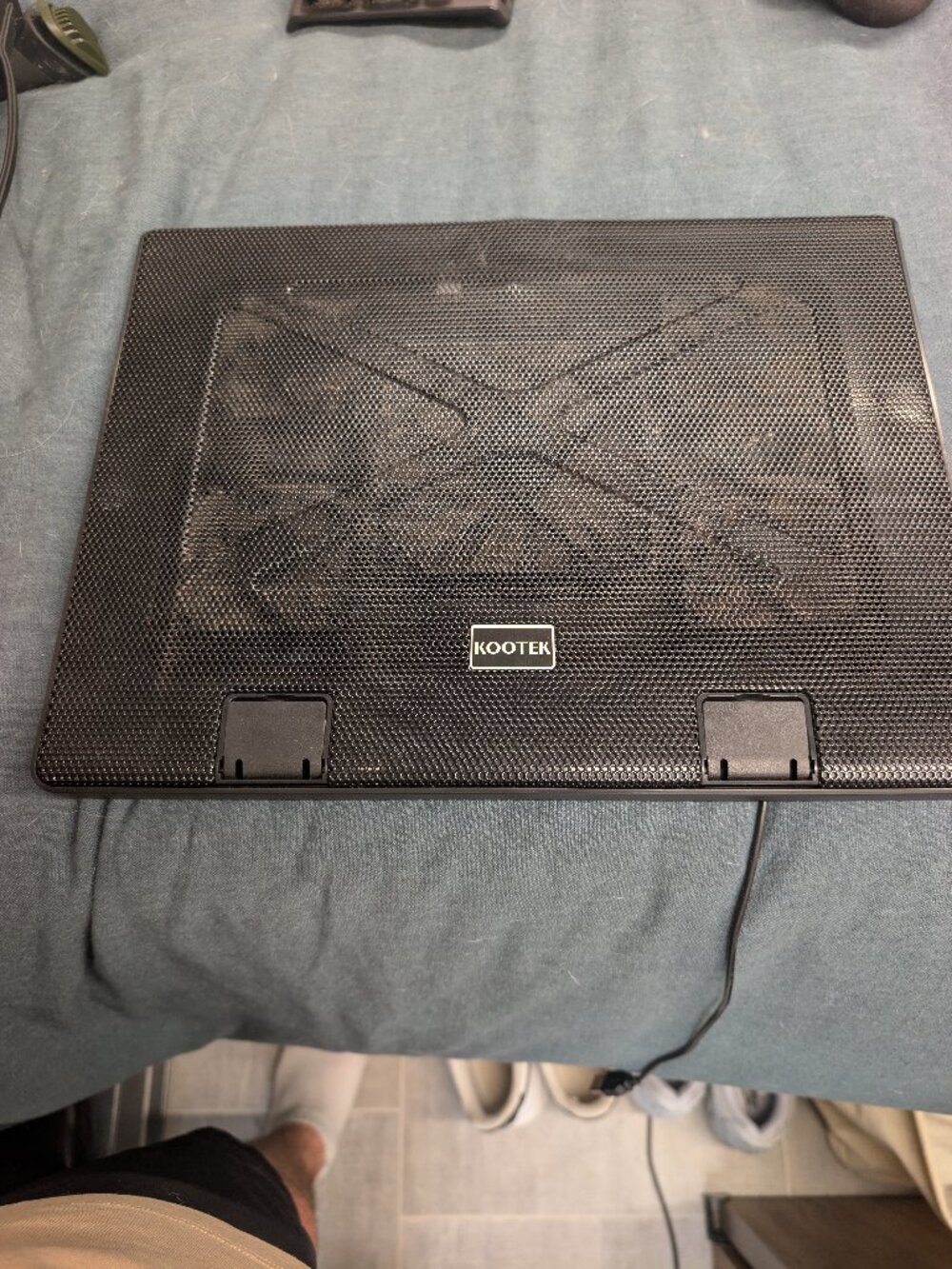 Laptop cooling pad